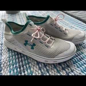 Size 9 Under Armour Women’s Kilchis Sneaker